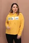 RENKTE ÖNÜ YAZILI KAPŞONLU SARI SWEAT