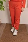 RENKTE GENİŞ KESİM BEYAZ DETAYLI TURUNCU TAKIM