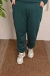 RENKTE GENİŞ KESİM BEYAZ DETAYLI KOYU YEŞİL TAKIM