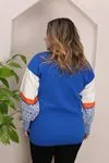 RENKTE STANDART KOLLARI DESENLİ SAKS MAVİ TRİKO KAZAK