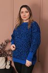 RENKTE STANDART LEOPAR DESENLİ SAKS MAVİ TRİKO KAZAK