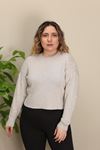 RENKTE KOLLARI İNCİLİ AÇIK GRİ BLUZ