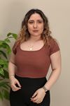 RENKTE KISA KOL ESNEK KAŞKORSE KAHVERENGİ CROP