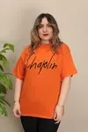 RENKTE YAZILI TURUNCU TSHİRT