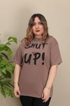 RENKTE ÖNÜ YAZILI KAHVE TSHİRT