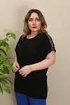 RENKTE KOLLARI DANTELLİ SİYAH BLUZ