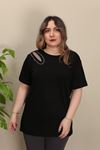 RENKTE TEK YAKA TÜL DETAYLI SİYAH BLUZ