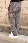 RENKTE BATTAL DESENLİ DAR PAÇA PANTOLON