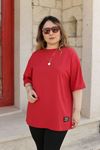 RENKTE GENİŞ KESİM ARMALI KIRMIZI TSHİRT
