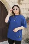RENKTE GENİŞ KESİM ARMALI LACİVERT TSHİRT