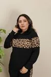 RENKTE ORTASI LEOPAR DESENLİ SİYAH EŞOFMAN TAKIMI