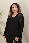 RENKTE OMUZLARI KANAT TAŞLI SİYAH BLUZ
