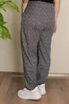 RENKTE JAKARLI BATTAL DESENLİ PANTOLON