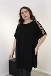 RENKTE BATTAL STANDART OMUZLARI TÜLLÜ SİYAH TUNİK & BLUZ
