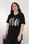 RENKTE BÜYÜK BEDEN ÖNÜ PUL VE İŞLEMELİ SİYAH TSHİRT