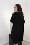 RENKTE BATTAL STANDART OMUZLARI TÜLLÜ SİYAH TUNİK & BLUZ