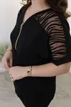 RENKTE BÜYÜK BEDEN FERMUARLI TÜLLÜ SİYAH BLUZ