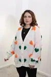 RENKTE KALPLİ PONPON DETAYLI KALIN BEYAZ HIRKA