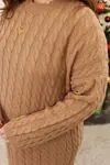 RENKTE ÖRGÜLÜ ESNEK BÜYÜK BEDEN STANDART KAHVE TRİKO ELBİSE