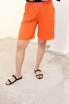RENKTE GENİŞ KESİM TURUNCU ŞORT