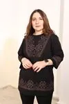 RENKTE BÜYÜK BEDEN OTANTİK SİYAH BLUZ