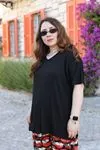 RENKTE BATTAL ÖZEL ÜRETİM V YAKA SİYAH TSHİRT