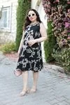 RENKTE DESENLİ BÜRÜMCÜK ELBİSE