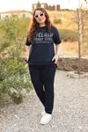RENKTE BÜYÜK BEDEN BASKI DETAY İTHAL KUMAŞ LACİVERT TAKIM