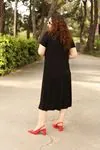 RENKTE BÜYÜK BEDEN OTANTİK YAKALI SİYAH ELBİSE