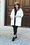 RENKTE BÜYÜK BEDEN BEYAZ CEPLİ HIRKA & CEKET