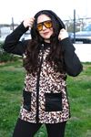 RENKTE GENİŞ KESİM LEOPAR DETAY CEPLİ CEKET