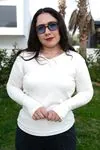 RENKTE BÜYÜK BEDEN V YAKA BEYAZ BODY & BLUZ