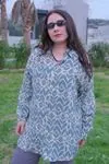 RENKTE BÜYÜK BEDEN DESENLİ DÜĞMELİ GÖMLEK