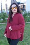 RENKTE BÜYÜK BEDEN İNCİ DETAYLI BORDO GÖMLEK