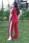 RENKTE BÜYÜK BEDEN BEYAZ ŞERİTLİ BORDO İKİLİ TAKIM