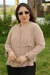 RENKTE BÜYÜK BEDEN TEK CEPLİ KATLAMALI KETENİMSİ KAHVE GÖMLEK