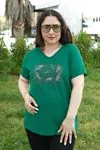 RENKTE BÜYÜK BEDEN TAŞ İŞLEMELİ YEŞİL BLUZ