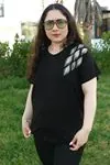 RENKTE BÜYÜK BEDEN TEK OMUZ PUL NAKIŞLI SİYAH BLUZ