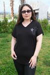 RENKTE BÜYÜK BEDEN İKİ YILDIZLI TAŞLI SİYAH BLUZ