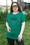RENKTE YAZI VE NATURAL TAŞLI YEŞİL BLUZ