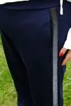 RENKTE BÜYÜK BEDEN YANI PARLAK ŞERİTLİ LACİVERT ALT