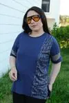 RENKTE BÜYÜK BEDEN LACİVERT VARAK DETAY BLUZ