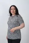 RENKTE BÜYÜK BEDEN DESENLİ ESNEK BLUZ