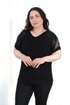RENKTE BÜYÜK BEDEN OMUZU PİLE ZARA PULLU SİYAH BLUZ