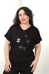 RENKTE BÜYÜK BEDEN KALP PUZZLE TAŞLI V YAKA SİYAH BLUZ